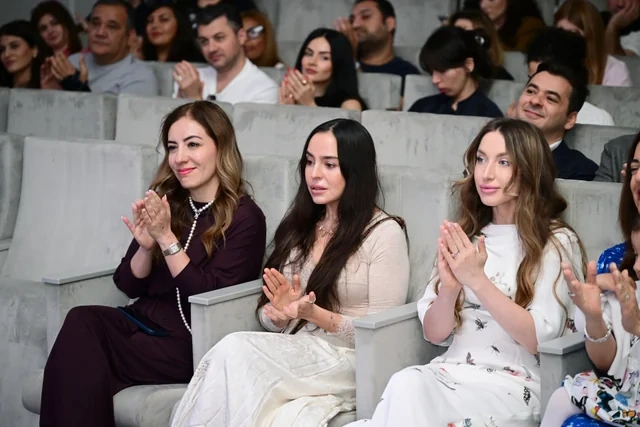 Leyla Əliyeva və Alyona Əliyeva Müstəqillik Gününə həsr olunmuş konserti izləyiblər - FOTO