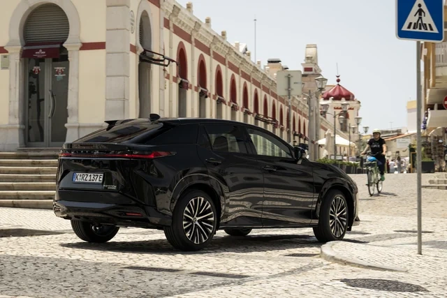 "Lexus RZ" - Elektrikli lüksün yeni erası