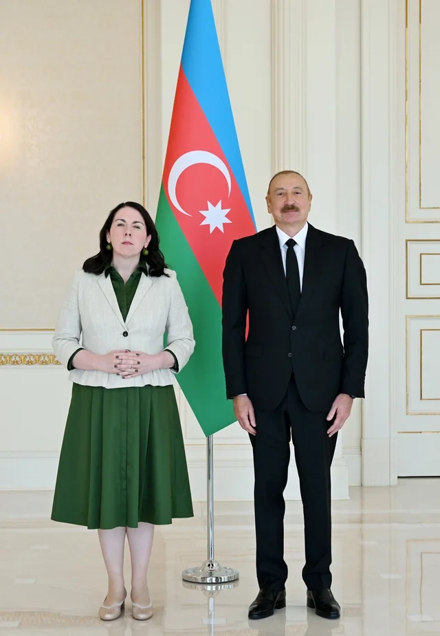Prezident İrlandiyanın Azərbaycana yeni təyin olunmuş səfirini qəbul edib - FOTO