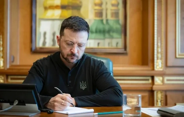 Zelenski FIDE prezidentinə və rusiyalı idmançılara sanksiya tətbiq etdi