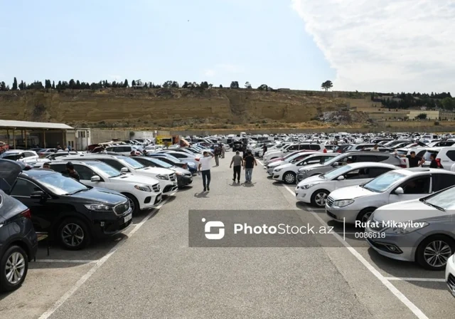 "Banklar çox vaxt kredit verməkdən imtina edirlər" - Niyə ənənəvi avtomobillər üçün şərtlər əlçatan deyil?