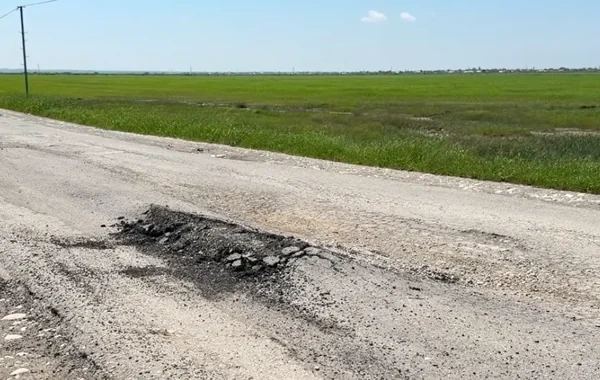10 min sakinin istifadə etdiyi yol çökür: Problem kritik həddə çatır - VİDEO