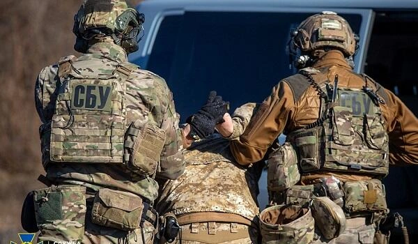 Kiyevdə zabiti öldürmək istəyən killer saxlanıldı