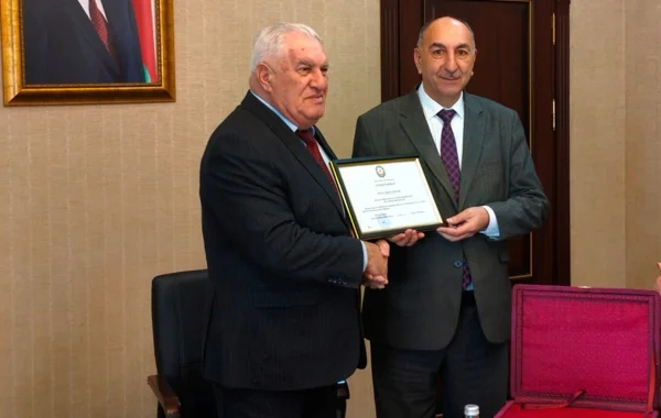 Siyəzən icra başçısından QEYRİ-ADİ QƏRAR: Bir ay əvvəl vəzifə verdiyi şəxsi İŞDƏN ÇIXARDI