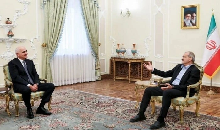 Şahin Mustafayev Məsud Pezeşkianla görüşdü