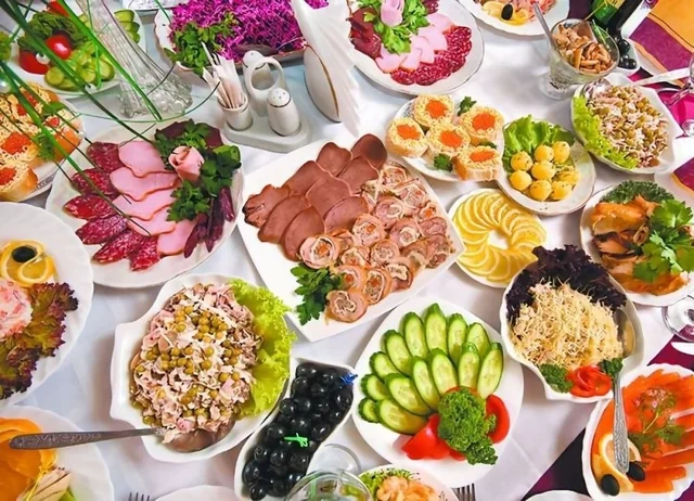 Restoranda iftar etmək istəyənlər nə qədər ödəyəcəklər? - FOTO