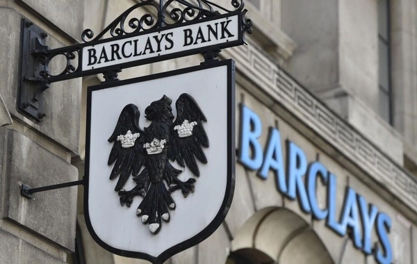 Böyük Britaniyanın "Barclays" bankı əməkdaşlarının bonusları üçün üç milyard dollar ayırıb