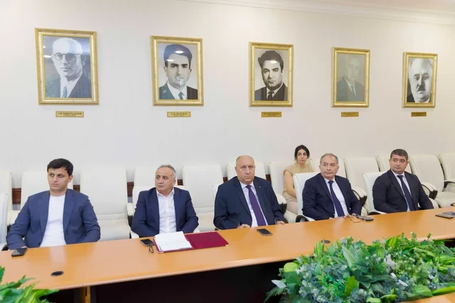 Azərbaycan Tibb Universitetinin Rektoryanı Şurasının növbəti iclası keçirilib - FOTO