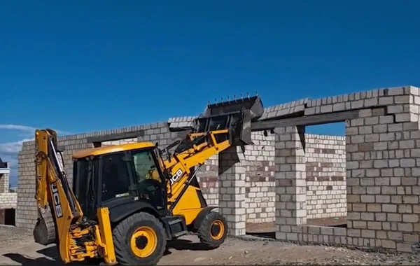 Gəncədə qanunsuz tikinti işlərinin qarşısı alınıb - VİDEO