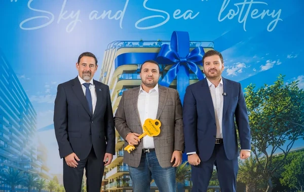 Azərbaycan Hava Yolları və "Sea Breeze" birgə lotereyanın 100 qalibini müəyyən edib - Foto