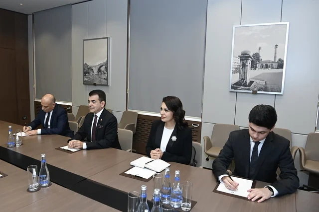 Ceyhun Bayramov ICESCO-nun baş direktoru ilə görüşdü - Foto