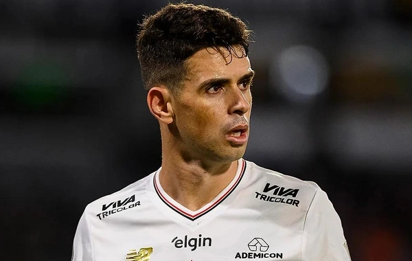Tanınmış braziliyalı futbolçu 34 yaşında karyerasını başa vurur