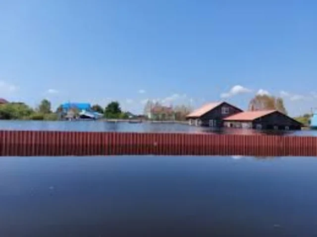 Xabarovskda Amur çayı məcrasından çıxıb: Bölgə su altında qalır - FOTO - VİDEO