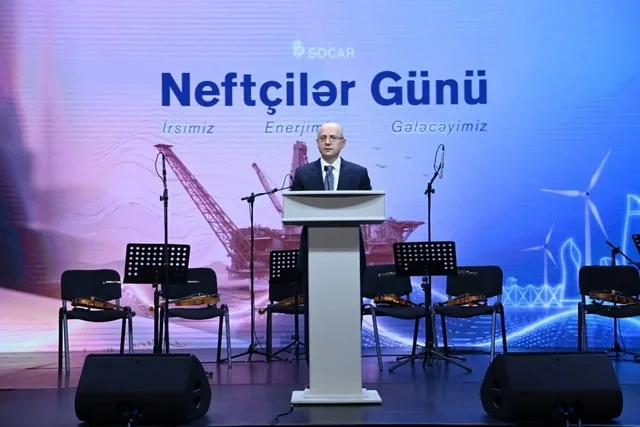 "Əsrin müqaviləsi"nin 32-ci ildönümü və Neftçilər Günü münasibətilə tədbir keçirilib - Foto