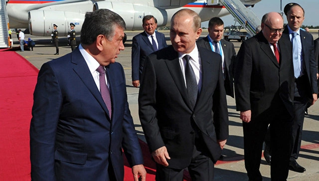 Mirziyayev Rusiyaya getdi