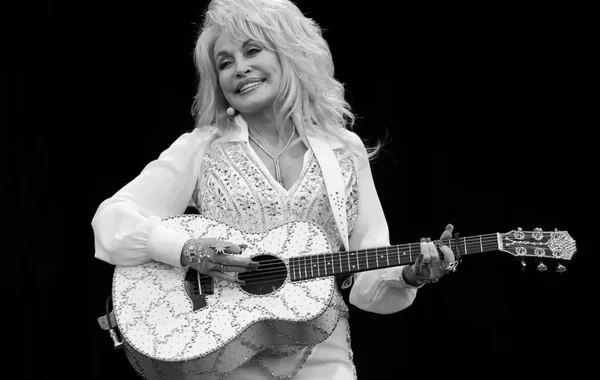 Əfsanəvi Dolli Parton 81 yaşında vəfat etdi