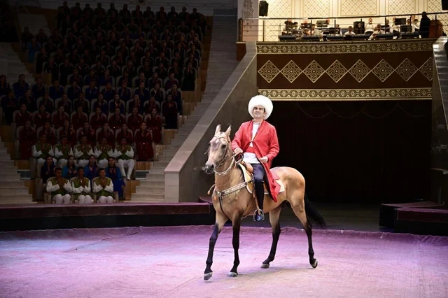 Azərbaycan və Türkmənistan Dövlət Rəqs ansambllarının birgə konserti keçirilib - FOTO