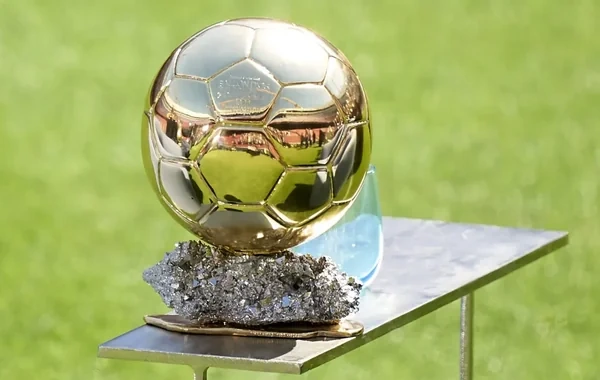 "Real Madrid" "Qızıl top"la bağlı mövqeyini dəyişdi