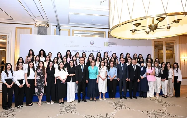 "Qızların təhsilinə dəstək" layihəsinin II Məzun Günü keçirilib - FOTO
