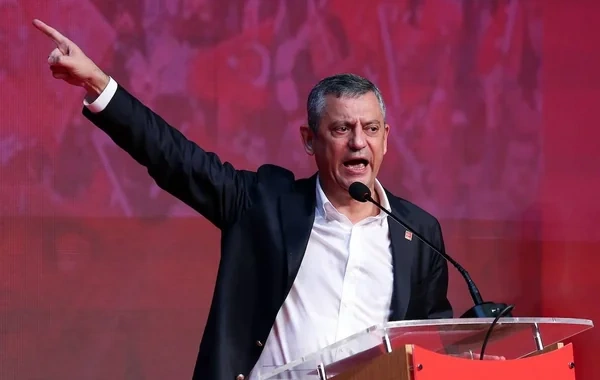 Özgür Özel CHP ilə vidalaşdı - Yeni partiya yaradılır