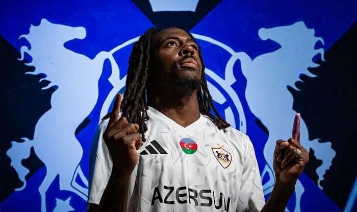 Daha bir futbolçu "Qarabağ"dan  gedir