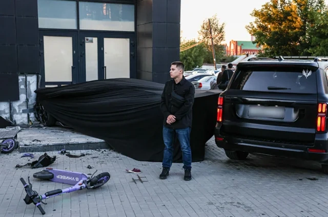 Rusiyada milyarderin oğlu "Lamborghini" ilə yaşayış binasına çırpıldı: Xəsarət alanlar var - FOTO
