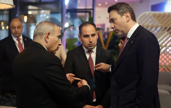 Bayraktar və Paşinyan nüvə energetikasını müzakirə ediblər
