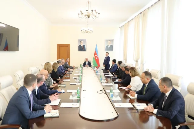 Teymur Musayev xələfini kollektivə təqdim etdi - Foto