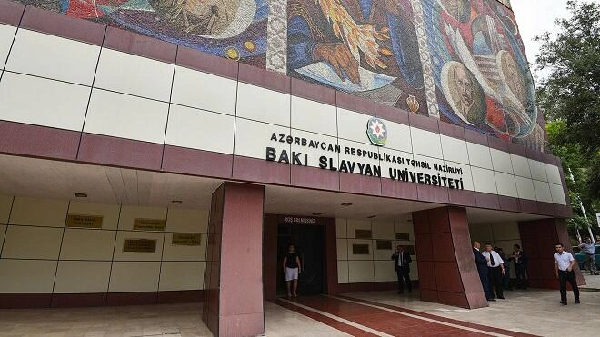 Bu universitet müəllimlik oxuyan oğlan tələbələrə pul verəcək
