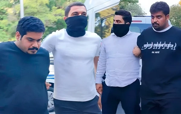 Şəhidlər xiyabanında qeyri-etik videolar çəkən əcnəbilər Azərbaycandan deportasiya ediliblər