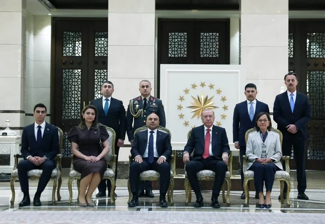 Azərbaycanın Türkiyədəki yeni səfiri etimadnaməsini Rəcəb Tayyib Ərdoğana təqdim edib - FOTO