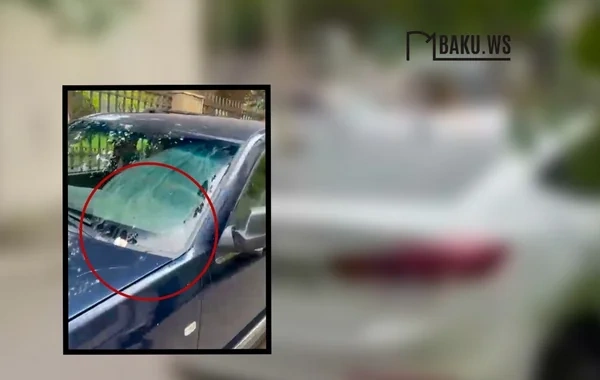 Bakıda ŞOK OLAY: Maşınlara yumurta atıb, şüşəsilənlərini qaldırdılar - VİDEO