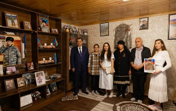 Leyla və Arzu Əliyevalar Lənkəranda şəhid ailəsini ziyarət ediblər