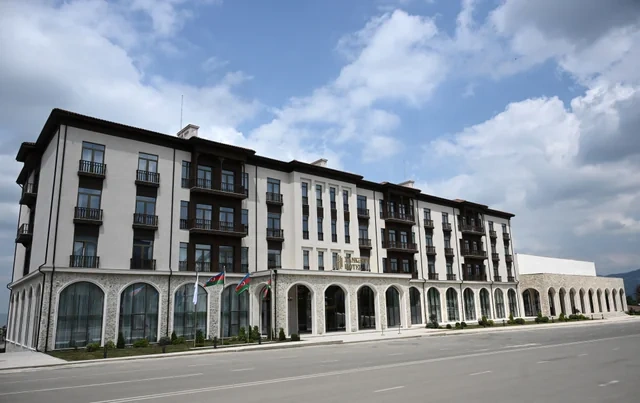 Prezident "Xankəndi" hotelinin açılışında iştirak edib - FOTO