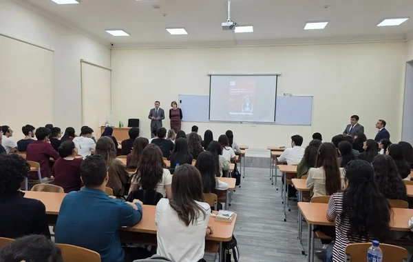 Oksford universitetinin məzunu, gənc mütəxəssis TAU tələbələrinə seminar keçib - Foto
