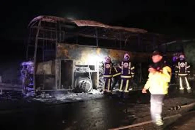 Türkiyədə dəhşətli avtobus qəzası: Həyat yoldaşını xilas etdi, özü isə doqquz aylıq körpəsi ilə can verdi - FOTO - VİDEO