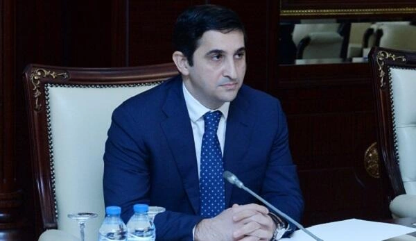 Nazir rektorun oğlunu vəzifədən azad etdi - Foto