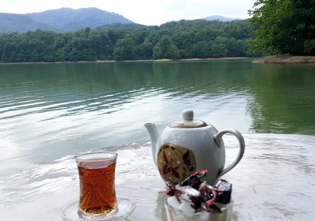"Giriş axı niyə ödənişlidir?" - Azərbaycanın tanınmış turizm məkanında istirahət edənləri narazı salan məqamlar