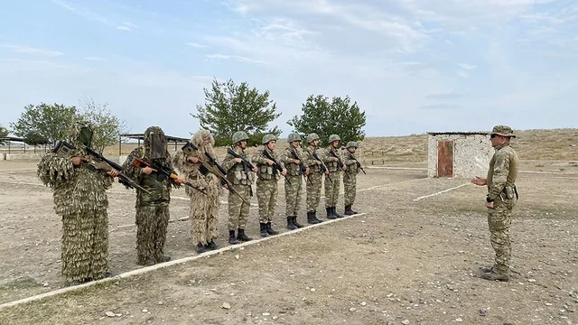 Təlim toplanışında hərbi vəzifəlilərə nə öyrədildi? - Foto