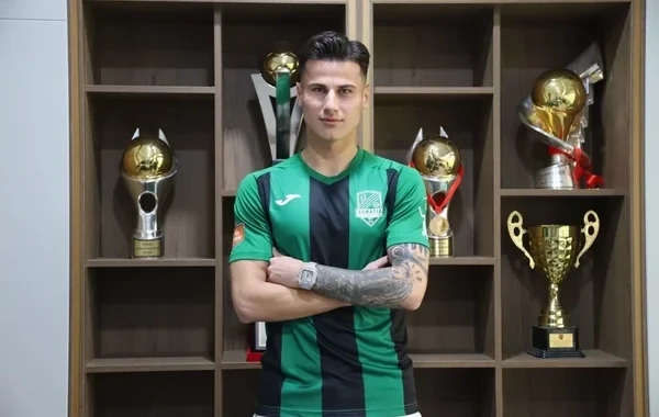 Azərbaycanlı futbolçunun ölkədən çıxışına qadağa qoyuldu, klubu onu cərimələdi - FOTO