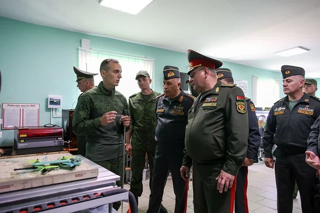 Kərim Vəliyev Belarusda hərbi obyektlərlə tanış olub - FOTO