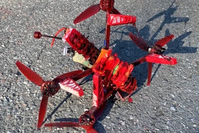 Rusiyanın İsveçdəki səfirliyi dron hücumuna məruz qalıb - FOTO