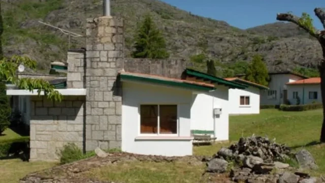 İspaniyada 11 evdən ibarət kənd satışa çıxarılıb