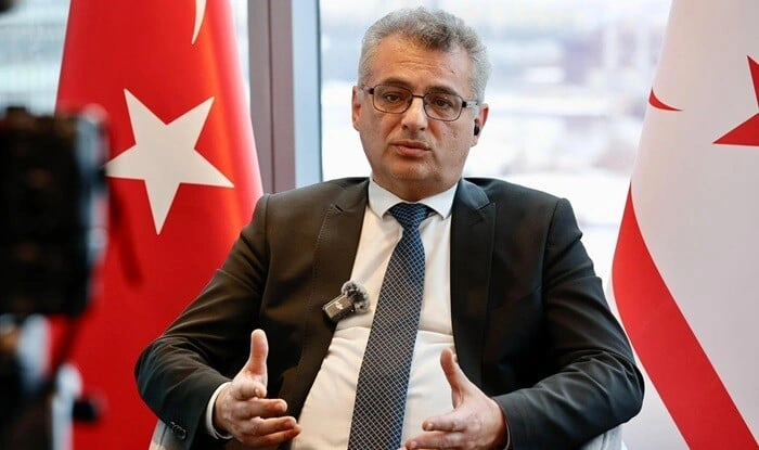 Nazir ölkə prezidentini sərt tənqid etdi: Ölkəni dağıdır!