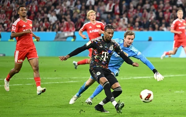 Almaniya Bundesliqası: "Bavariya" rəqibini meydana çıxmağa peşman etdi - Video