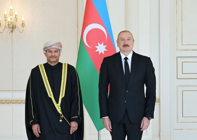 İlham Əliyev Omanın Azərbaycana yeni təyin olunmuş səfirinin etimadnaməsini qəbul edib - FOTO