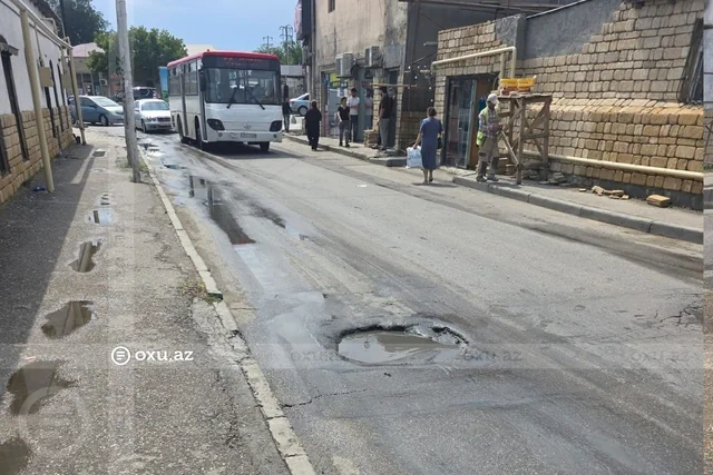 Bakıda sakinlərin kabusuna çevrilən küçədən şikayət: "Qəzalar olur, təcili yardım tıxacda qalır, baxan yoxdur"