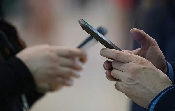 Smartfon niyə donur? - Problemin həlli üçün ekspert məsləhətləri