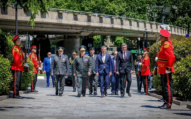 Azərbaycan və Gürcüstan müdafiə nazirləri görüşüb - FOTO