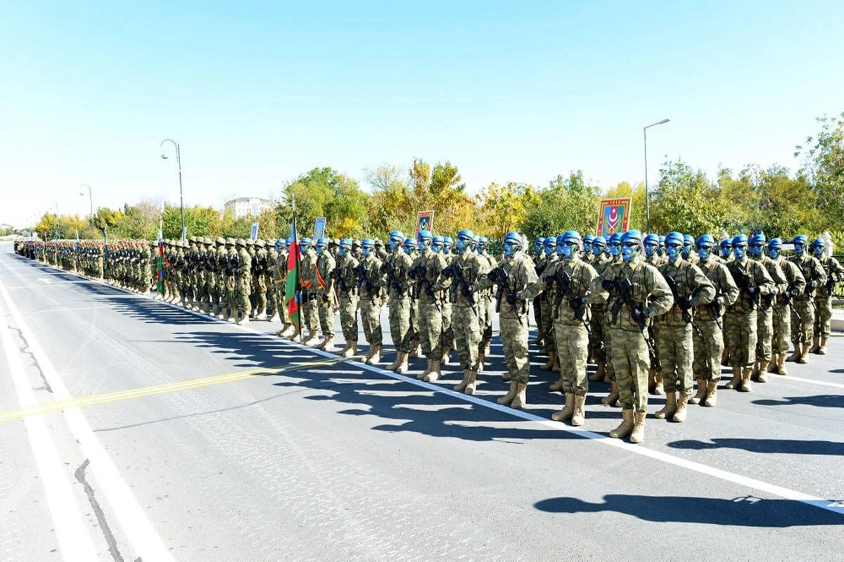 Hərbçilərin maaşı artırılır